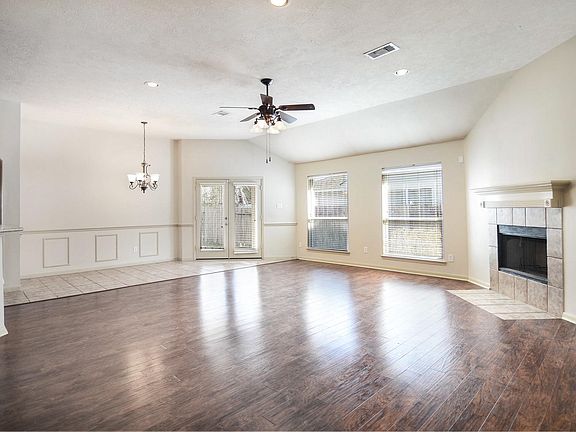 3rd image of 32026 Annice Ln