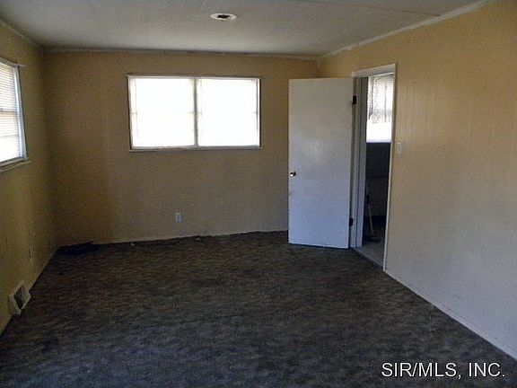 4th image of 2665 E 28th St
