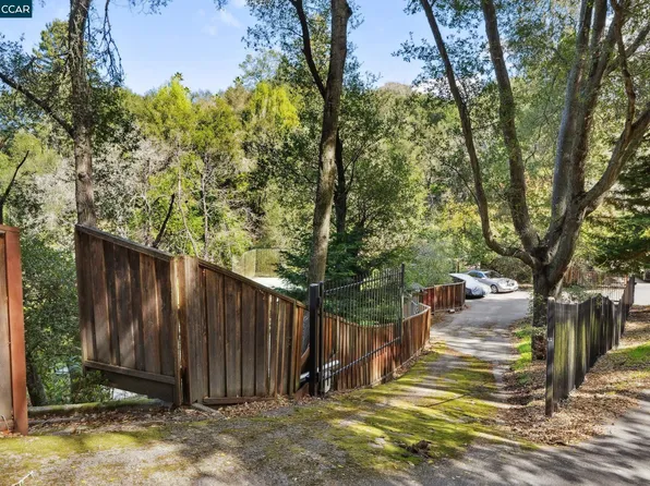49 Tiger Tail Ct, Orinda, CA 94563