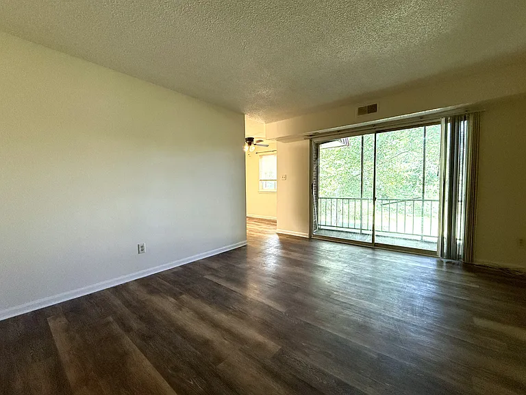 39 Par Haven Dr #E23 — Photo 1