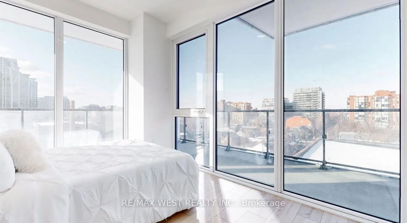 3 bed, $3,899 — Photo 2