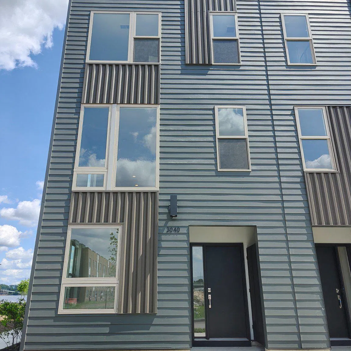 3 bed, 3.5 bath, 2100 sqft, $3,400 — Photo 1