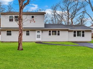 2 7th St, Center Moriches, NY