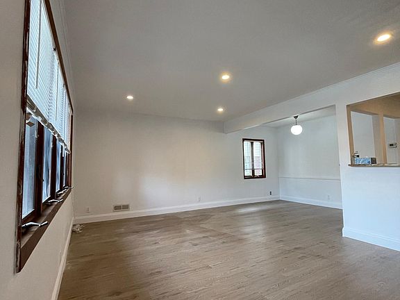 2nd image of 15716 16th Ave Floor 1