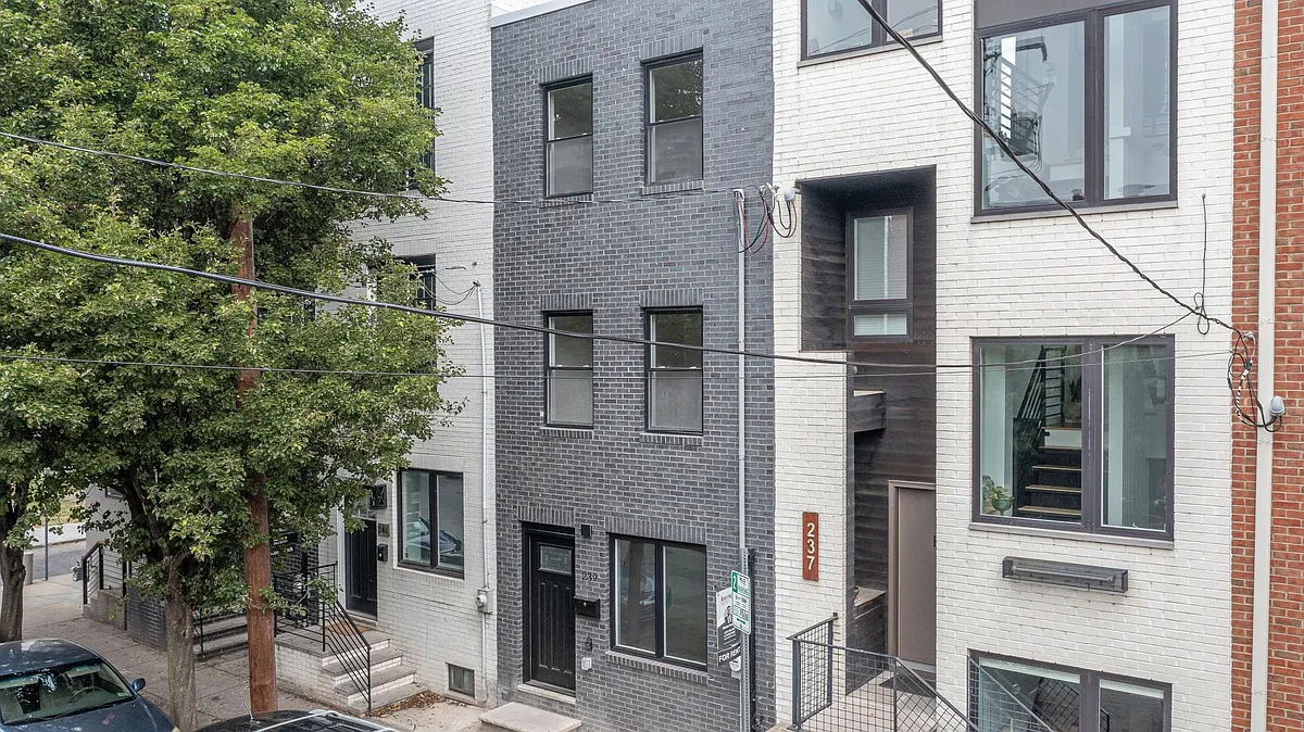 Building Photo - 239 W Jefferson St
