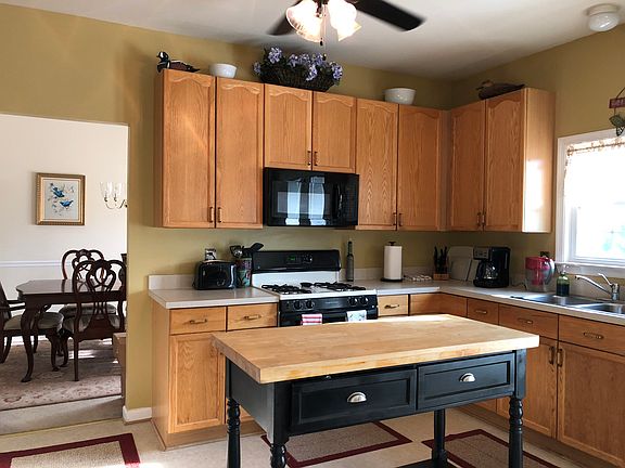 5th image of 30 Sylvia Cir