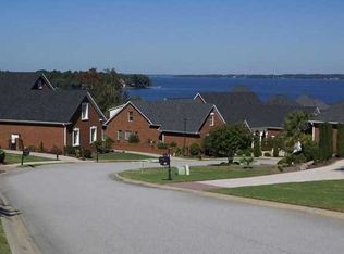 108 Pilgrim Point Dr, Lexington, SC 29072