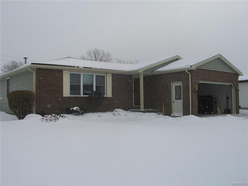 1st image of 27 Babbette Dr
