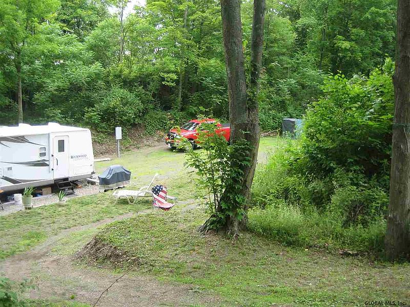 5th image of 516 REAFIELD FARM Road