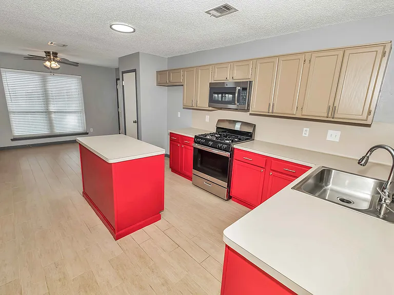 5216 Spring Branch Dr — Photo 3