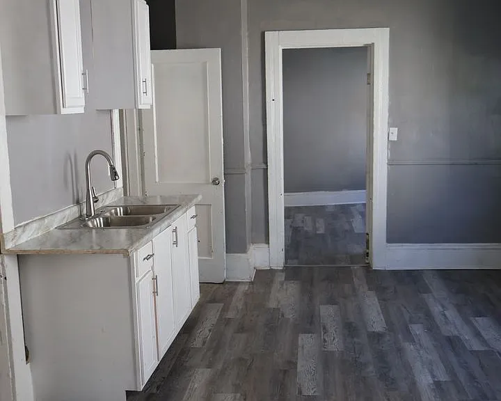 6812 Whitney Ave — Photo 13