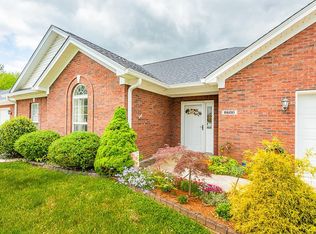 8600 Mill Spring Pl, Louisville, KY 40228
