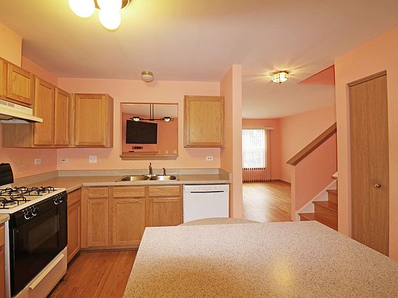 3rd image of 1419 Wesley Ct
