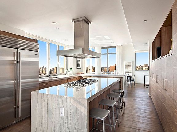 4th image of 321 W 110th St Unit Penthouse 2