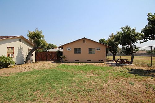 2nd image of 5309 3/4 Walnut Grove Ave