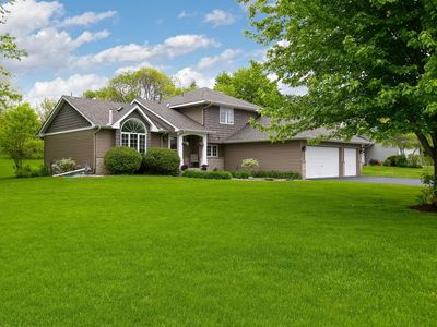 8652 Valley Ridge Ct, Chanhassen, MN, 55317