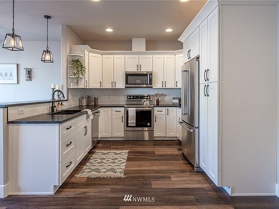 5th image of 241 21st St NW