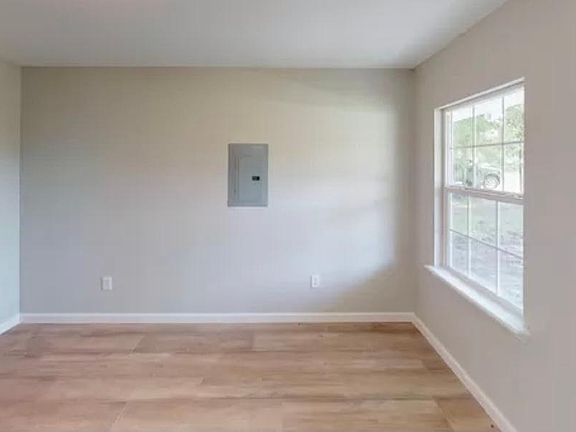 4th image of 1185 Williamson St #1185