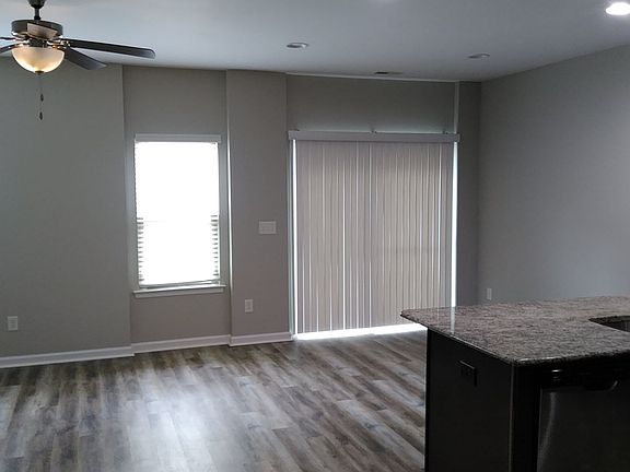 4th image of 206 Park Meadows Dr