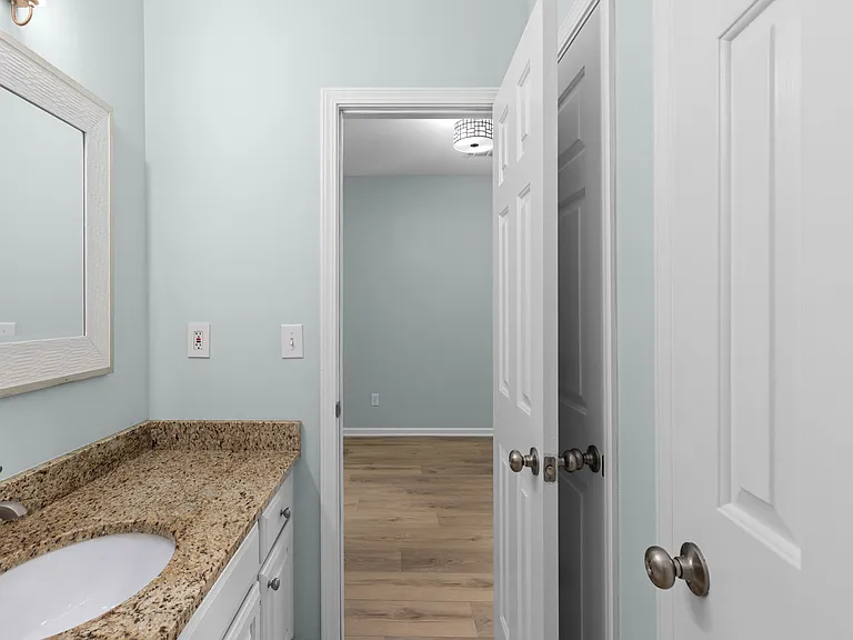 380 Belmont Chase Ct — Photo 36