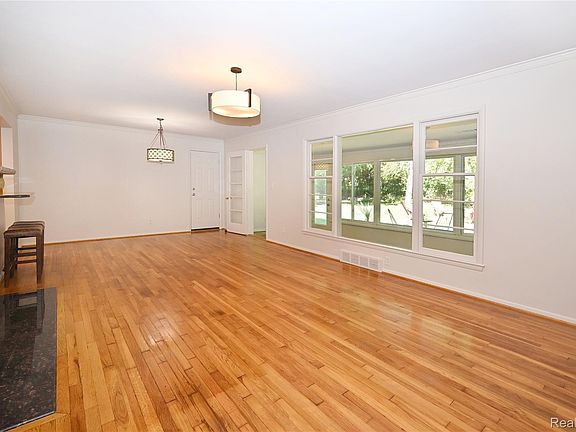5th image of 2374 Rutherford Rd