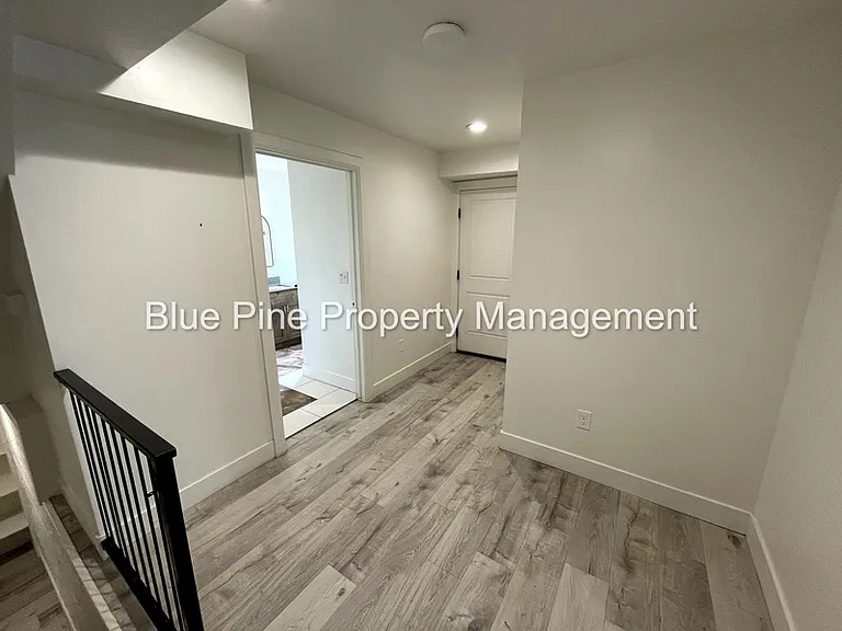 1565 1/2 S Higbee Ave — Photo 3