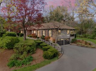 233 Ardsley Rd, Longmeadow, MA 01106