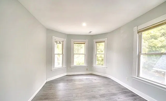 4 bed, 1352 sqft, $1,700 — Photo 4