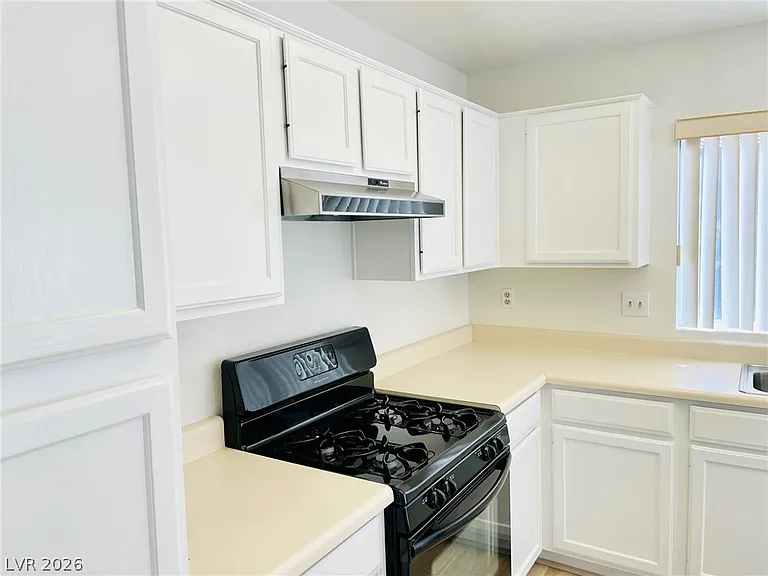 8905 Pennystone Ave — Photo 4