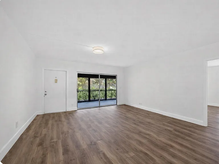 6258 Chasewood Dr #C — Photo 2