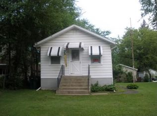 W1057 Violet Rd, Genoa City, WI 53128