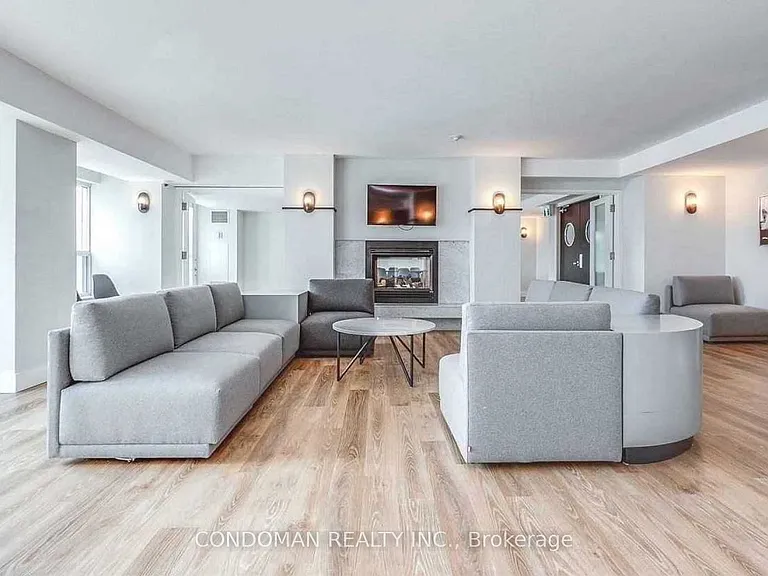 323 Richmond St E #308 — Photo 34