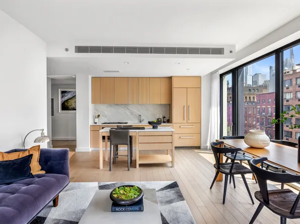 500 West 45th Street image 2 of 22