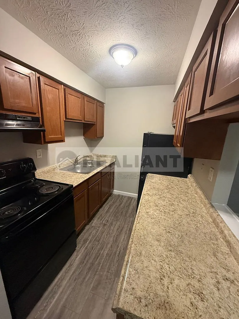 1 bed, 1.0 bath, 600 sqft, $745 — Photo 1