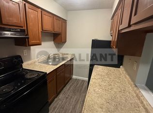 2021 Cambridge Dr #25, Lexington, KY 40504