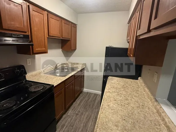 2021 Cambridge Dr, Lexington, KY