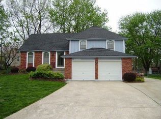 2000 E Cherokee Pl, Olathe, KS 66062