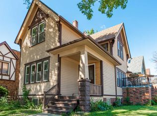 2401 S Williams St, Milwaukee, WI 53207