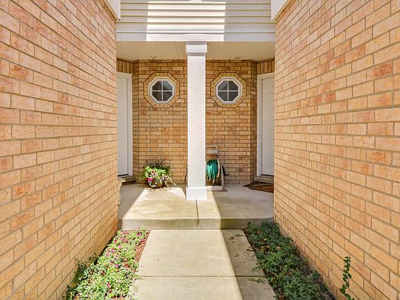 2nd image of 16133 Hackney Dr