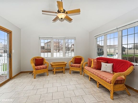 5th image of 1602 Jennifer Dr