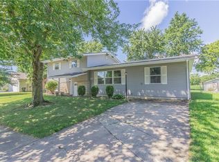 317 Briar Ln, Mattoon, IL 61938
