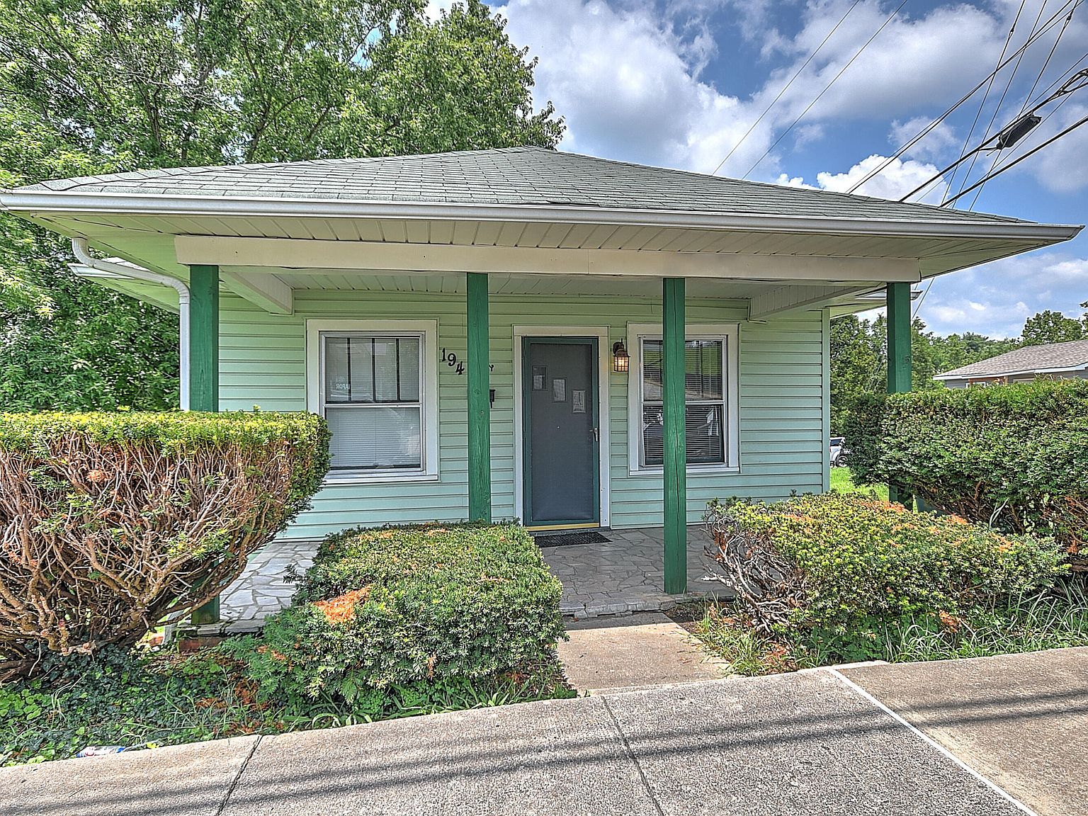 194 Norfolk Ave, Bristol, VA 24201 MLS 9953925 Zillow
