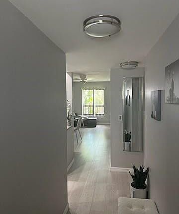 5th image of 2908 NE 8 Terrace #201