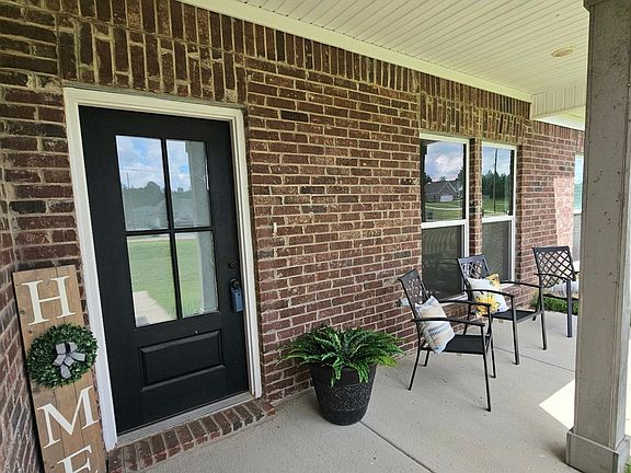 2nd image of 124 Deerfield Trce