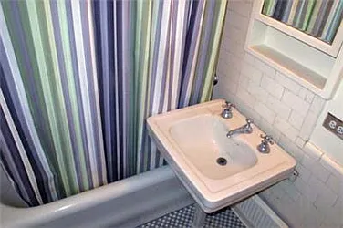 Rented by R New York