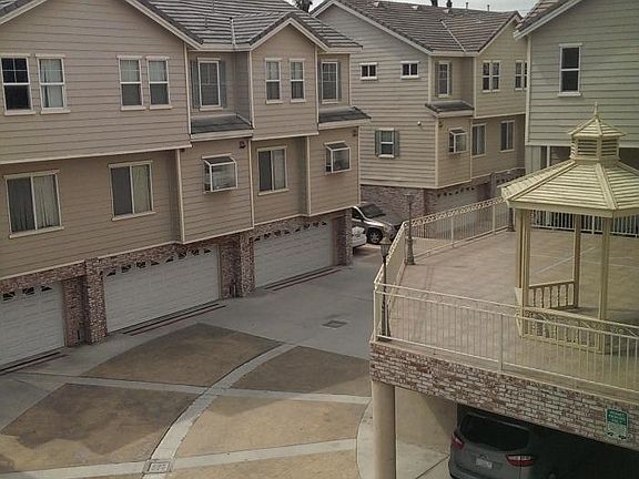 4th image of 9328 Somerset Blvd
