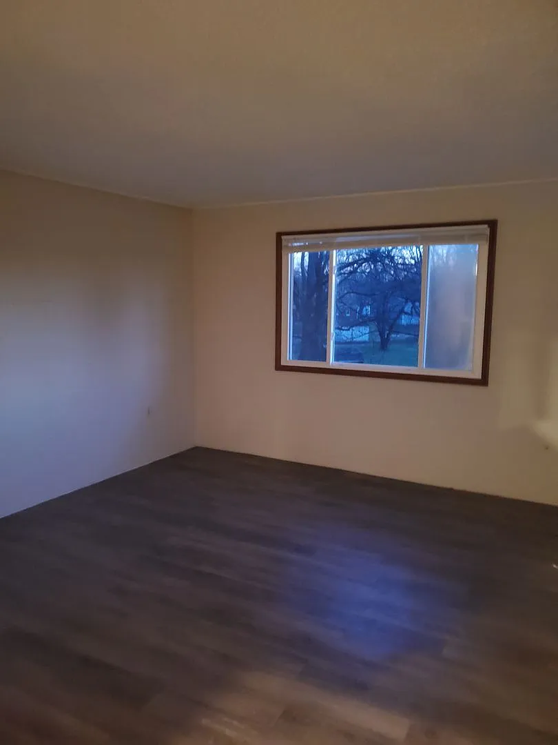 2 Bedroom, 1.5 Bath Duplex in Clinton, IA — Photo 3