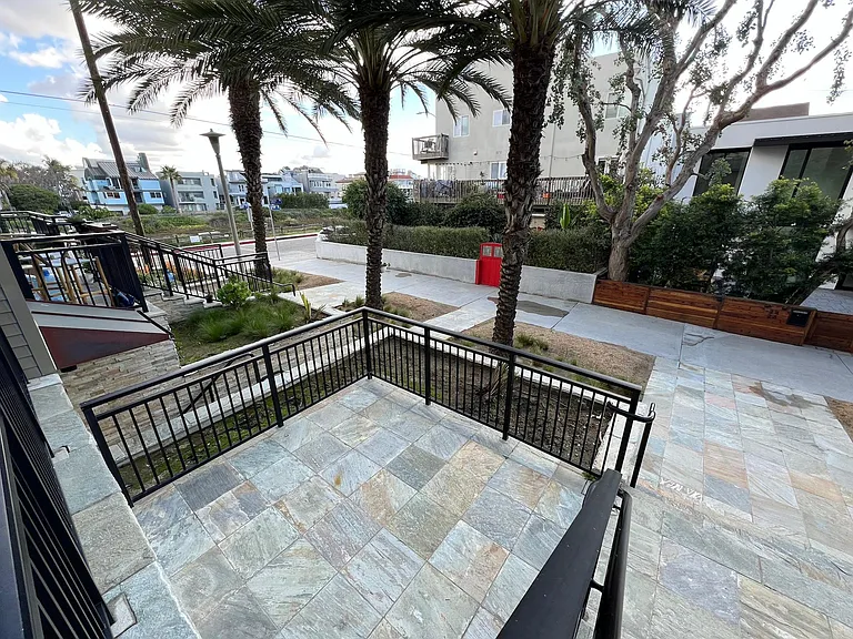 27 Outrigger St #2 — Photo 28