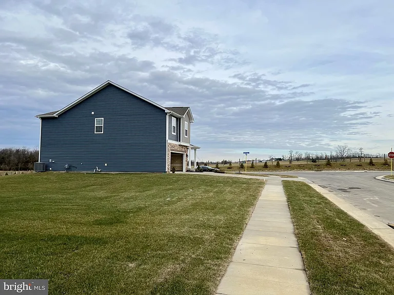 141 Charing Cross Dr — Photo 13