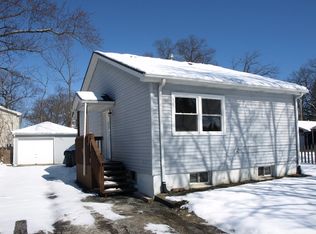 112 Elm Ave, Mundelein, IL 60060